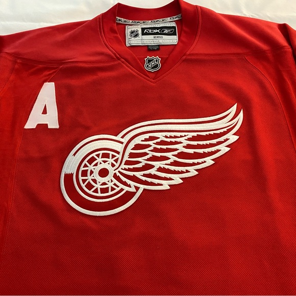 RBK NHL Detroit Red Wings #40 Henrik Zetterberg jersey - Size L - Picture 2 of 8